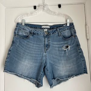 Cato Denim distressed shorts, size 16 - item 29